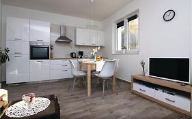 1 Bedroom Gorgeous Apartment In Zadar